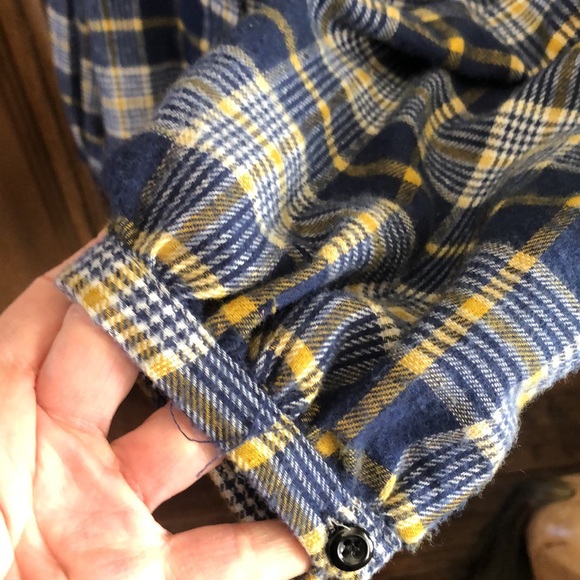 Soft Feminine Flannel Shirt - Picture 4 of 8